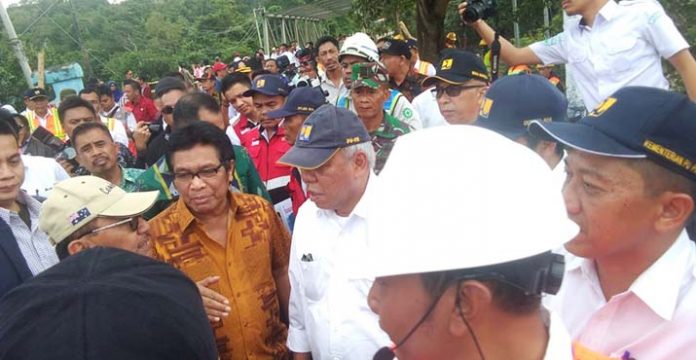 Tinjau Banjir di Konawe, DPR RI Sebut Izin Tambang Harus Dievaluasi