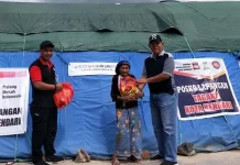 LRSLU Bantu Lansia yang Jadi Korban Banjir Wanggu LRSLU Bantu Lansia yang Jadi Korban Banjir Wanggu