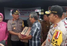 Polda Sultra Salurkan Bantuan Untuk Korban Banjir di Wanggu Polda Sultra Salurkan Bantuan Untuk Korban Banjir di Wanggu