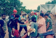 Cerita Tim Medis UHO Sulitnya Akses ke Lokasi Banjir Cerita Tim Medis UHO Sulitnya Akses ke Lokasi Banjir