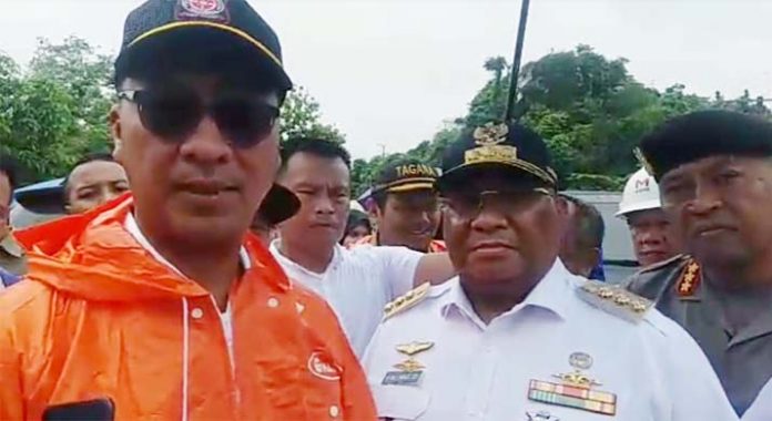 Mensos Bantu Langsung Korban Banjir Wanggu