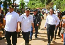 Mentan Jenguk Korban Banjir di Konut, PUPR RI Diminta Atasi Jembatan Rusak Mentan Jenguk Korban Banjir di Konut, PUPR RI Diminta Atasi Jembatan Rusak