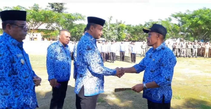 mubar Bupati Muna Barat Lantik 81 Pelaksana Kepala Desa