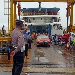 Kapolres Kolut Tinjau Langsung Arus Mudik di Pelabuhan Katoi Kapolres Kolut Tinjau Langsung Arus Mudik di Pelabuhan Katoi