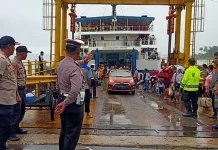 Kapolres Kolut Tinjau Langsung Arus Mudik di Pelabuhan Katoi Kapolres Kolut Tinjau Langsung Arus Mudik di Pelabuhan Katoi