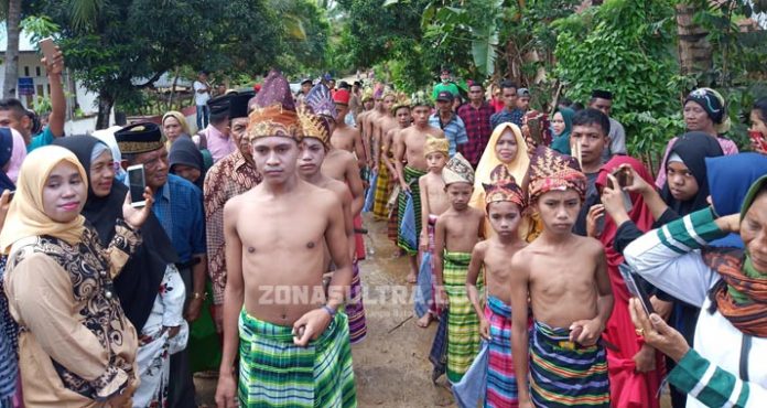 Diperam Hingga Digotong, Uniknya Tradisi Katoba Massal di Muna