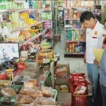 Tim Satgas Pangan Bombana Temukan Produk Makanan Kadaluarsa Tim Satgas Pangan Bombana Temukan Produk Makanan Kadaluarsa