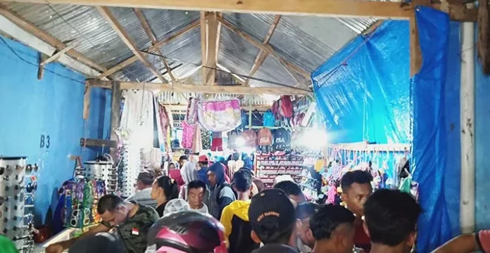 Warga Bombana Serbu Pasar Tadoha Mapacing