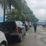 Antrian Kendaraan di Pelabuhan Tampo Mengular, Ratusan Mobil Bermalam Antrian Kendaraan di Pelabuhan Tampo Mengular, Ratusan Mobil Bermalam