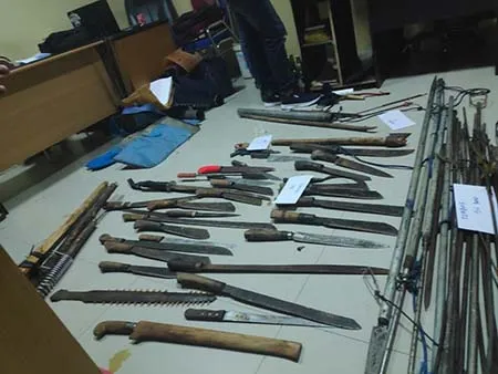 82 Terduga Pelaku Pembakaran di Buton Tiba di Polda Sultra