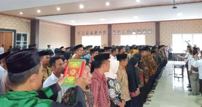 Pelantikan BPD di Muna, Rusman Berpesan Jangan Suka Cari Kesalahan Kades
