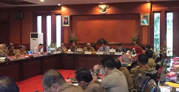 Dihadapan KPK, Ali Mazi Curhat Hanya Dua IUP di Sultra yang CnC