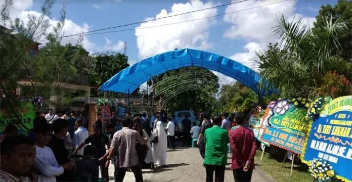 Pelayat Mulai Padati Kediaman Almarhumah Hj Yati Lukman Abunawas di Kendari