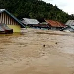 Banjir Bandang, 11 Rumah di Konut Hanyut Terbawa Arus Sungai Banjir Bandang, 11 Rumah di Konut Hanyut Terbawa Arus Sungai