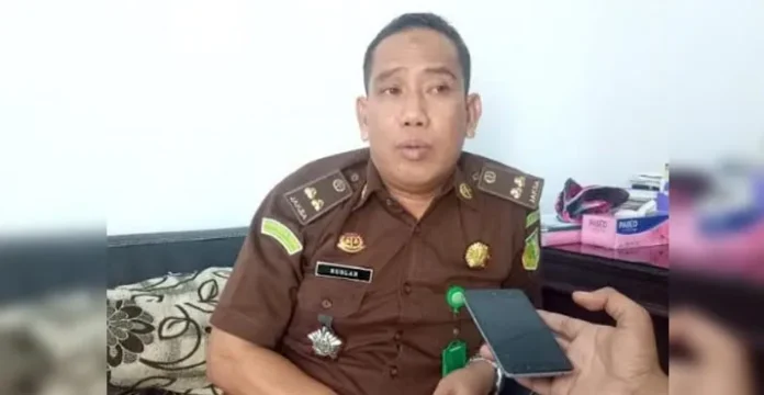 Kepala Seksi (Kasi) Intelejen Kejari Baubau, Ruslan