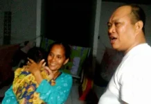 Sidak Malam, Ruksamin-Raup Periksa Penyaluran Bantuan Korban Banjir Sidak Malam, Ruksamin-Raup Periksa Penyaluran Bantuan Korban Banjir