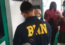 BNN Tes Urine 10 Kru Kapal di Pelabuhan Murhum Baubau BNN Tes Urine 10 Kru Kapal di Pelabuhan Murhum Baubau