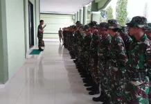 76 Personel TNI Bantu Evakuasi Korban Banjir di Konut 76 Personel TNI Bantu Evakuasi Korban Banjir di Konut