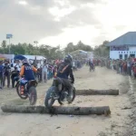 Ribuan Masyarakat Antusias Menyaksikan One Day Trail Adventure di Mubar Ribuan Masyarakat Antusias Menyaksikan One Day Trail Adventure di Mubar