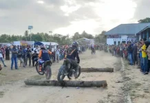 Ribuan Masyarakat Antusias Menyaksikan One Day Trail Adventure di Mubar Ribuan Masyarakat Antusias Menyaksikan One Day Trail Adventure di Mubar