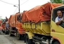 Kisah Sopir Truk, Terobos Banjir Antar Logistik untuk Pengungsi Kisah Sopir Truk, Terobos Banjir Antar Logistik untuk Pengungsi
