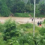 Tony Akui Belum Ada Bantuan Korban Banjir dari Pemda Koltim Lima Desa di Kecamatan Uluiwoi Koltim Terisolir, Warga Mengungsi ke Gunung