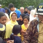 Wabup Konawe Kunjungi Pengungsi Banjir di Kecamatan Pondidaha Wabup Konawe Kunjungi Pengungsi Banjir di Kecamatan Pondidaha