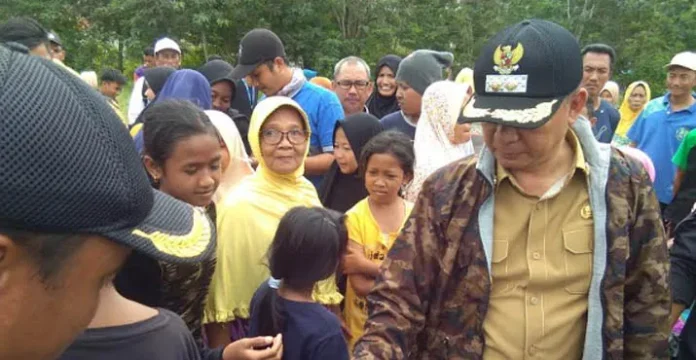 wabub_konawe_korban_banjir Wabup Konawe Kunjungi Pengungsi Banjir di Kecamatan Pondidaha