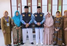 Berangkat Haji, Sulkarnain Dibekali Sambal Teri Tempe oleh Istrinya Berangkat Haji, Sulkarnain Dibekali Sambal Teri Tempe oleh Istrinya