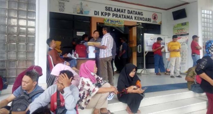 Honorer Buat NPWP, Sehari Kantor Pajak Kendari Bisa Cetak 1.000 Nomor