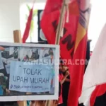 Banyak Perusahaan di Baubau Gaji Pekerja di Bawah UMP Banyak Perusahaan di Baubau Gaji Pekerja di Bawah UMP