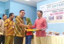 ANTAM UBPN Sultra Salurkan Dana PK Semester Satu Sebesar Rp2,5 Miliar ANTAM UBPN Sultra Salurkan Dana Program Kemitran Semester Satu Sebesar Rp2,5 Miliar