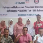 Lima Mahasiswa UHO Asal Pomalaa Terima Beasiswa Khusus ANTAM Lima Mahasiswa UHO Asal Pomalaa Terima Beasiswa Khusus ANTAM