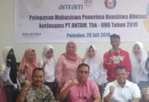 Lima Mahasiswa UHO Asal Pomalaa Terima Beasiswa Khusus ANTAM Lima Mahasiswa UHO Asal Pomalaa Terima Beasiswa Khusus ANTAM