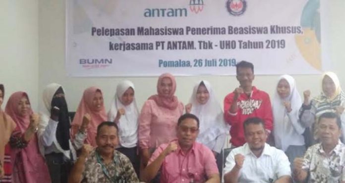 Lima Mahasiswa UHO Asal Pomalaa Terima Beasiswa Khusus ANTAM