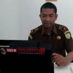 Diduga Jadi Penadah Kayu Ilegal, Oknum ASN Baubau Ditahan Kasi Pidum Kejari Baubau, Awaluddin Muhammad (Sumber Foto : butonpos.com)