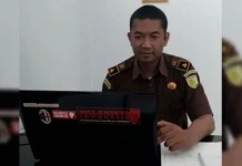 Diduga Jadi Penadah Kayu Ilegal, Oknum ASN Baubau Ditahan Kasi Pidum Kejari Baubau, Awaluddin Muhammad (Sumber Foto : butonpos.com)