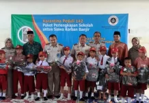 Peduli Korban Banjir, Karantina Pertanian Kendari Salurkan Bantuan Perlengkapan Sekolah Peduli Korban Banjir, Karantina Pertanian Kendari Salurkan Bantuan Perlengkapan Sekolah