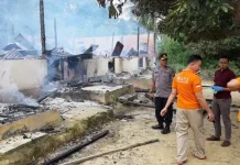 Barak Swadaya Milik Polsek Samaturu Hangus Terbakar Barak Swadaya Milik Polsek Samaturu Hangus Terbakar