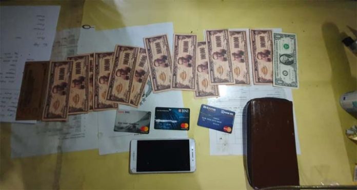 Polisi Bekuk Pencuri Uang Berlapis Emas dan Dolar Antik di Kendari