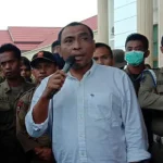 Mahasiswa Baubau Demo di Kantor Wali Kota Menyoal Nonjob 49 Pejabat Struktural Mahasiswa Baubau Demo di Kantor Wali Kota Menyoal Nonjob 49 Pejabat Struktural