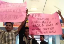 Kuliah Umum KPK di Unidayan Baubau Diwarnai Protes Kasus TPI dan Islamic Center Kuliah Umum KPK di Unidayan Baubau Diwarnai Protes Kasus TPI dan Islamic Center