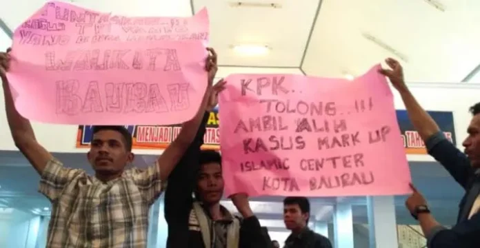 Kuliah Umum KPK di Unidayan Baubau Diwarnai Protes Kasus TPI dan Islamic Center