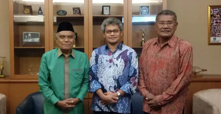 Drs H Ibrahim Marsela MM (kanan) (foto istimewa)