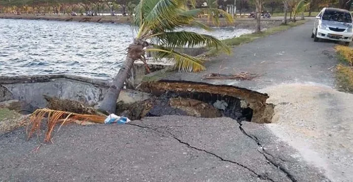 Jalan Ambruk di Kawasan SOR Raha Segera Diperbaiki