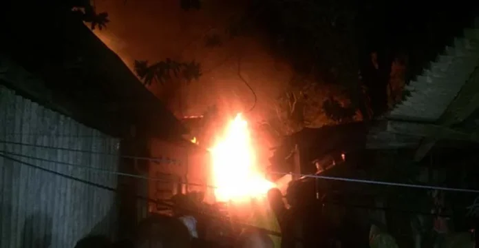 Dua Rumah di Kelurahan Kandai Hangus Terbakar