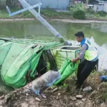 Sopir Diduga Mengantuk, Truk Tabrak Tiang Listrik di Kolut Sopir Diduga Mengantuk, Truk Tabrak Tiang Listrik di Kolut