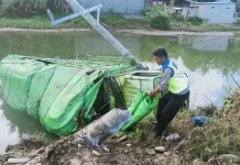 Sopir Diduga Mengantuk, Truk Tabrak Tiang Listrik di Kolut Sopir Diduga Mengantuk, Truk Tabrak Tiang Listrik di Kolut