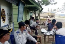 Petugas Perhubungan Koltim Tertibkan Mobil Angkutan Tanpa Tarpal Petugas Perhubungan Koltim Tertibkan Mobil Angkutan Tanpa Tarpal