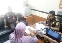 Kejari Konsel Terima Uang Denda Terpidana Korupsi Kejari Konsel Terima Uang Denda Terpidana Korupsi